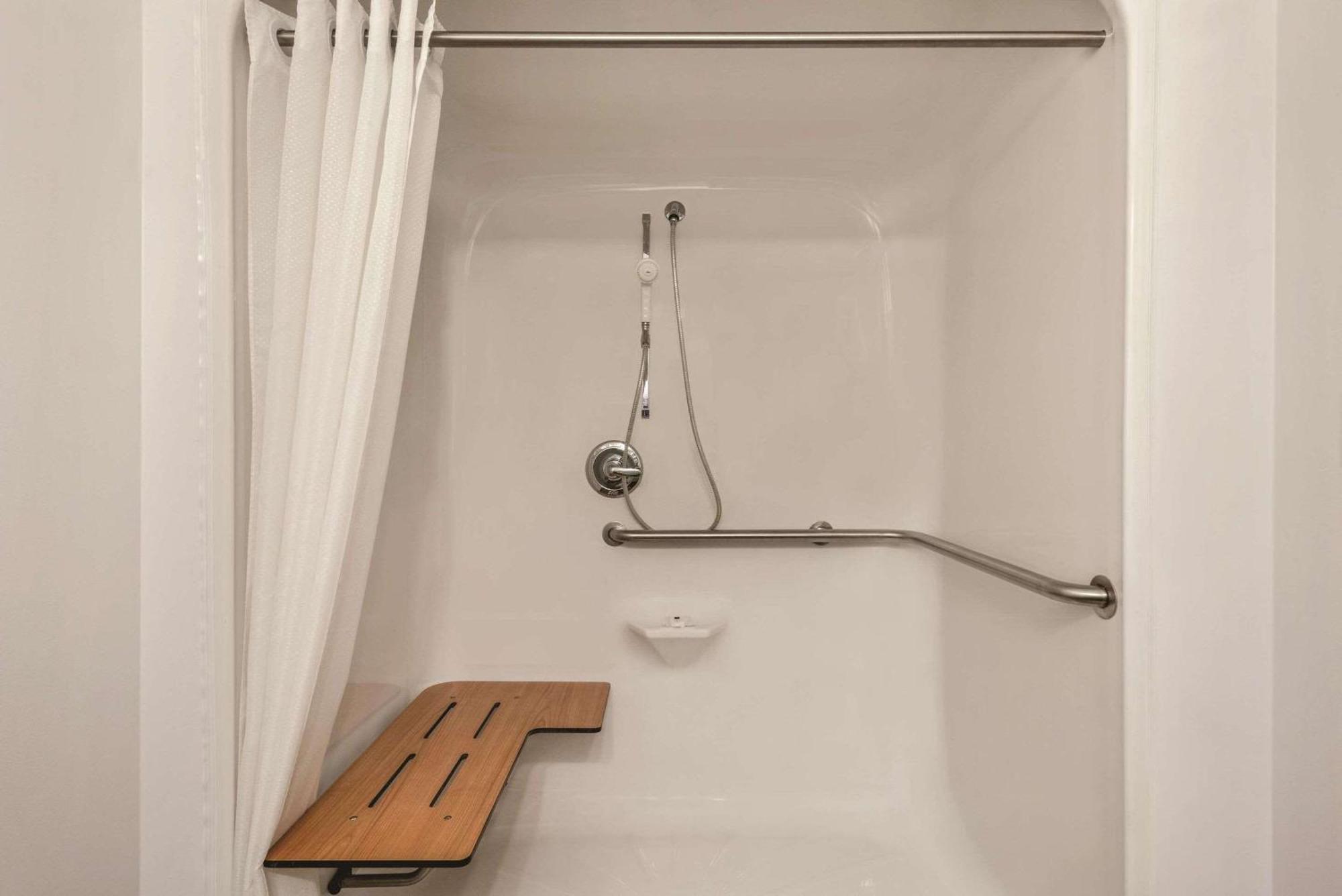 Country Inn & Suites By Radisson, Green Bay East, Wi מראה חיצוני תמונה