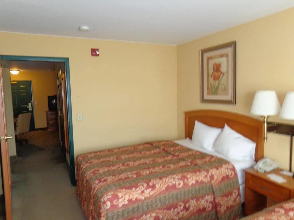 Country Inn & Suites By Radisson, Green Bay East, Wi מראה חיצוני תמונה