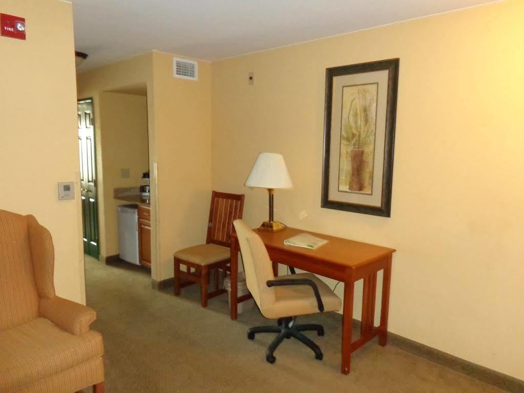 Country Inn & Suites By Radisson, Green Bay East, Wi מראה חיצוני תמונה