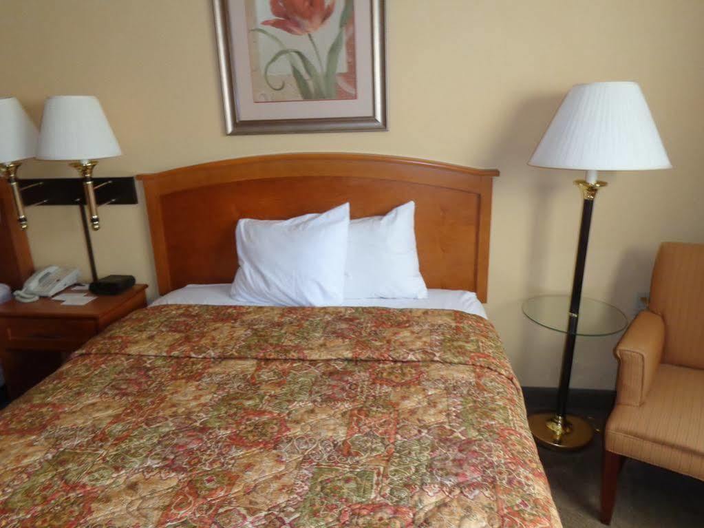 Country Inn & Suites By Radisson, Green Bay East, Wi מראה חיצוני תמונה