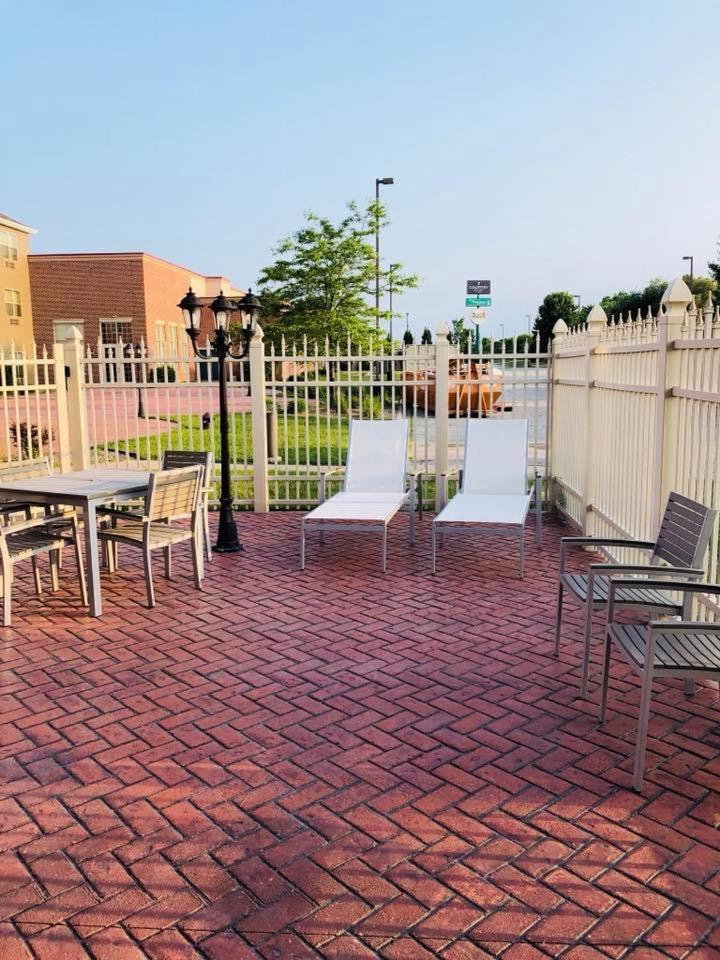 Country Inn & Suites By Radisson, Green Bay East, Wi מראה חיצוני תמונה